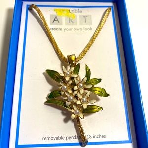 ❤️ 3/20 Floral Costume Necklace
